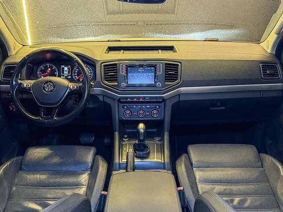 VOLKSWAGEN-AMAROK-2019