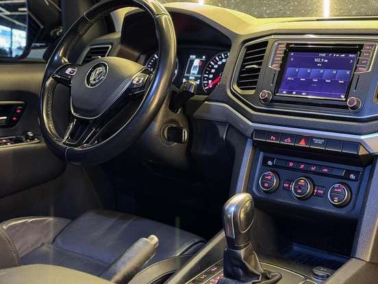 VOLKSWAGEN-AMAROK-2019