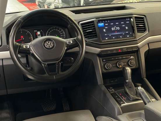 VOLKSWAGEN-AMAROK-2018