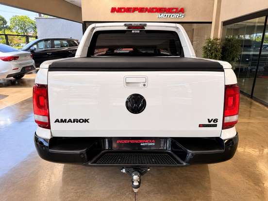 VOLKSWAGEN-AMAROK-2021