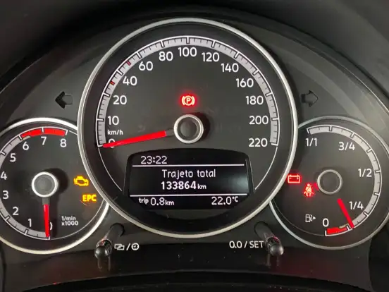 VOLKSWAGEN-CROSS UP-2018