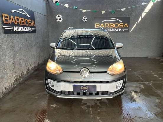 VOLKSWAGEN-CROSS UP-2015