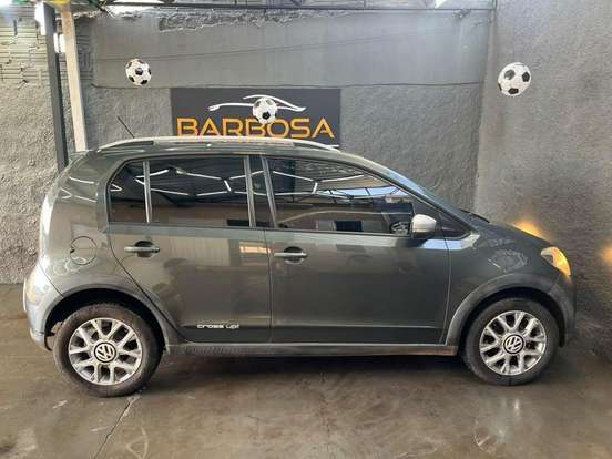VOLKSWAGEN-CROSS UP-1.0 MPI 12V FLEX 4P MANUAL VOLKSWAGEN-CROSS UP-2015