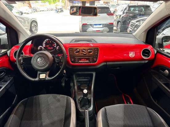 VOLKSWAGEN-CROSS UP-2017