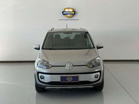 VOLKSWAGEN-CROSS UP-2016