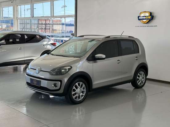 VOLKSWAGEN-CROSS UP-2016