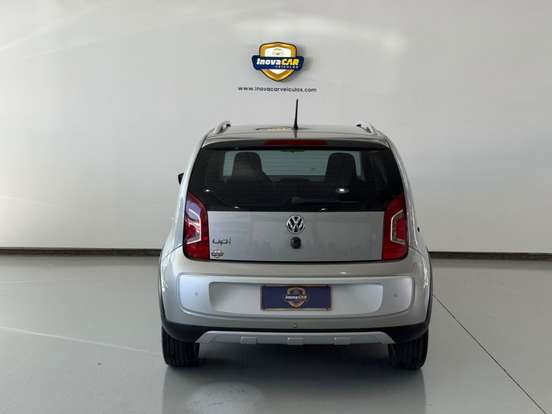 VOLKSWAGEN-CROSS UP-2016