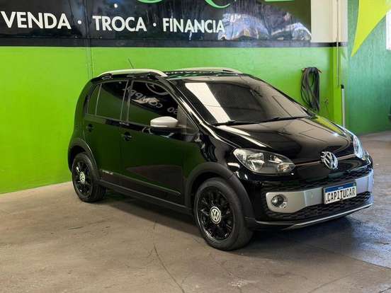 VOLKSWAGEN-CROSS UP-2015