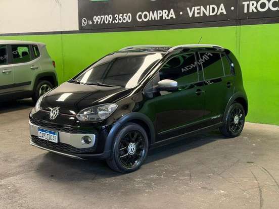 VOLKSWAGEN-CROSS UP-2015