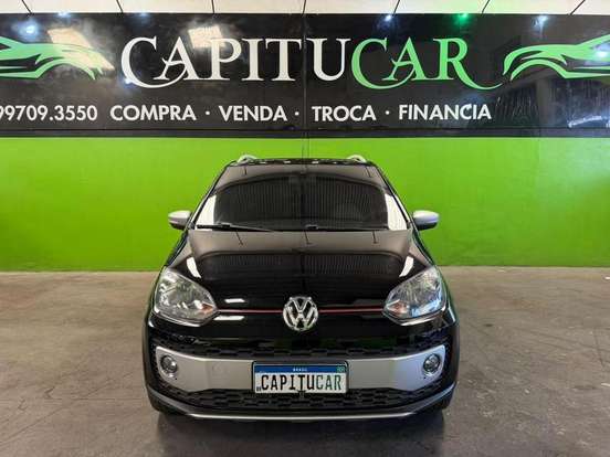 VOLKSWAGEN-CROSS UP-2015