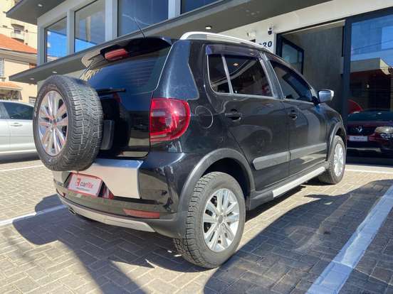 VOLKSWAGEN-CROSSFOX-2014