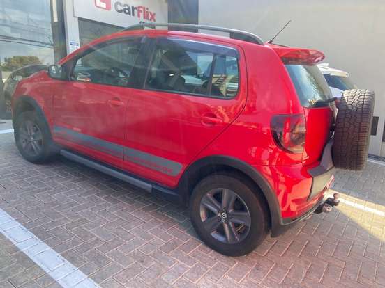 VOLKSWAGEN-CROSSFOX-2012