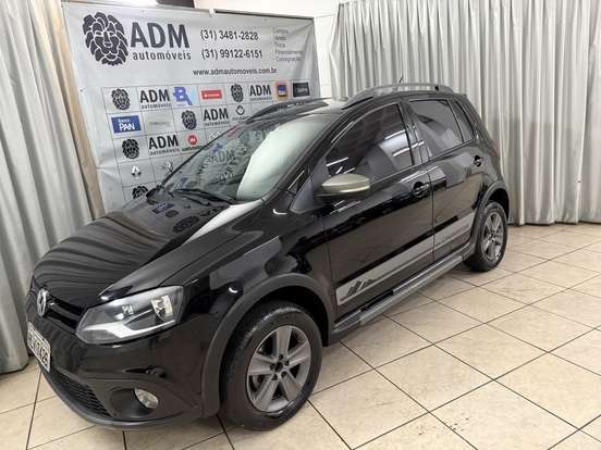 VOLKSWAGEN-CROSSFOX-2012