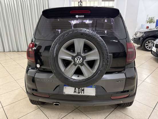 VOLKSWAGEN-CROSSFOX-2012