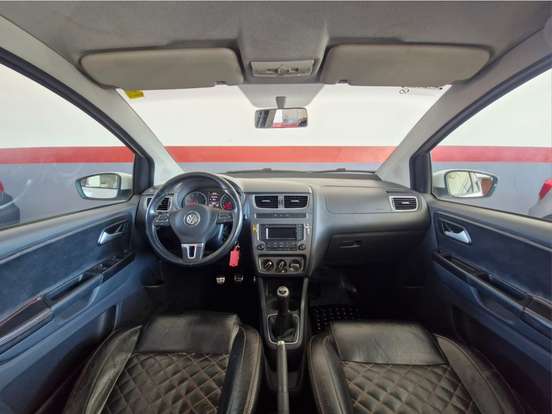 VOLKSWAGEN-CROSSFOX-1.6 MI FLEX 8V 4P MANUAL VOLKSWAGEN-CROSSFOX-2014