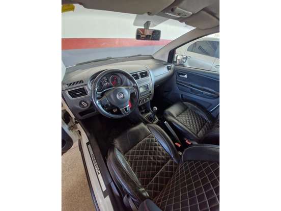 VOLKSWAGEN-CROSSFOX-2014
