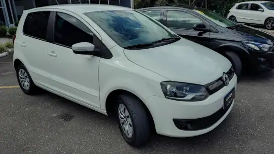 VOLKSWAGEN-FOX-2014