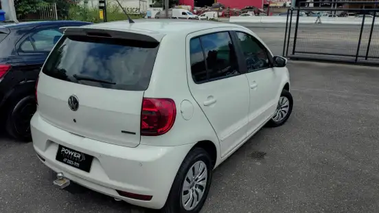 VOLKSWAGEN-FOX-2014