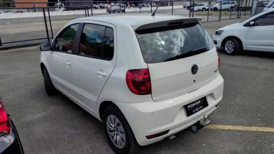 VOLKSWAGEN-FOX-2014