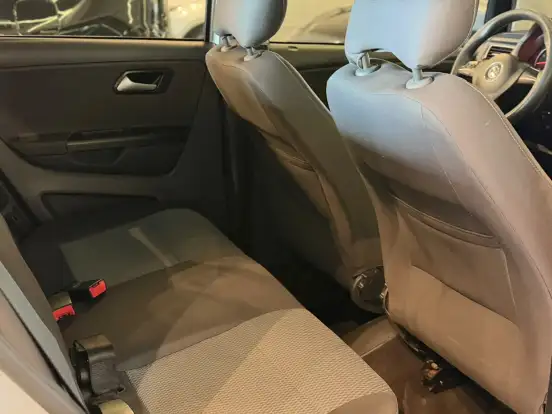 VOLKSWAGEN-FOX-2012