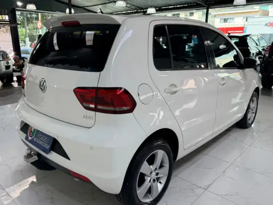 VOLKSWAGEN-FOX-1.6 MI ROCK IN RIO 8V FLEX 4P MANUAL VOLKSWAGEN-FOX-2015