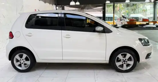 VOLKSWAGEN-FOX-2015