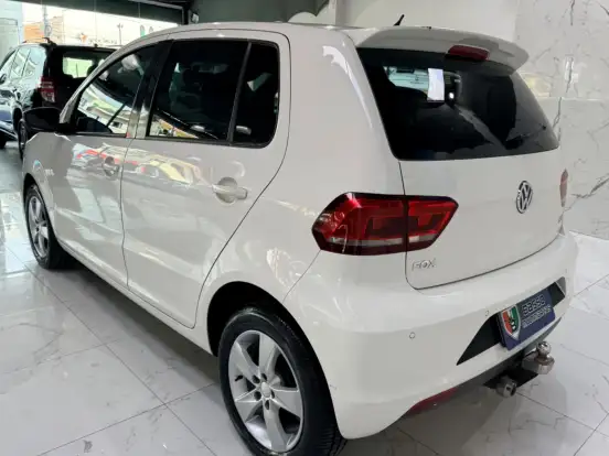 VOLKSWAGEN-FOX-1.6 MI ROCK IN RIO 8V FLEX 4P MANUAL VOLKSWAGEN-FOX-2015