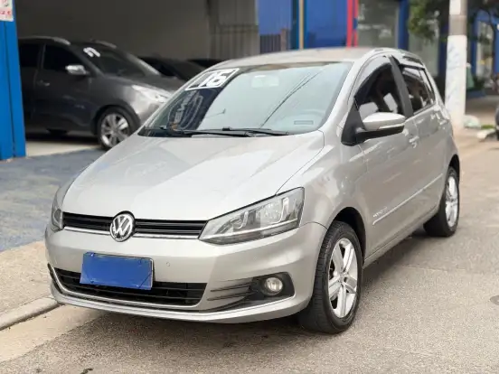 VOLKSWAGEN-FOX-2016