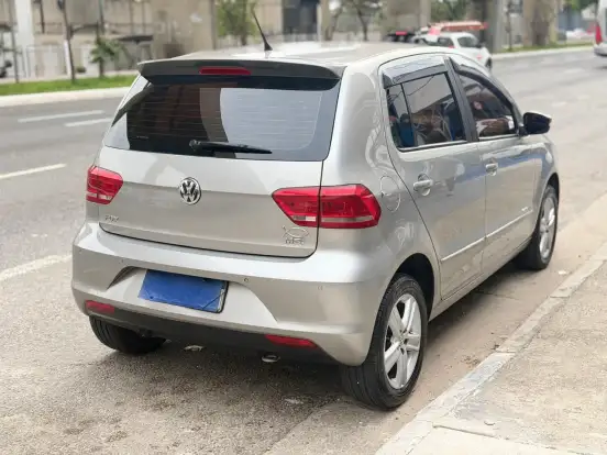 VOLKSWAGEN-FOX-2016