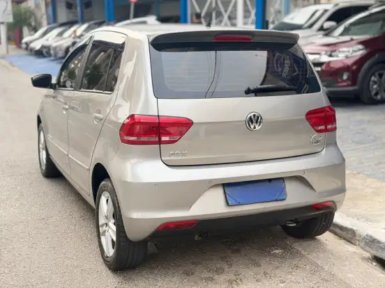 VOLKSWAGEN-FOX-2016