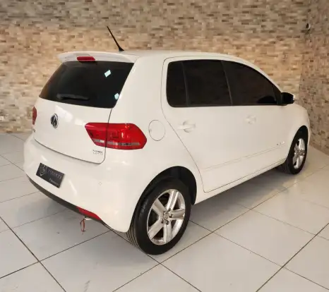 VOLKSWAGEN-FOX-2016