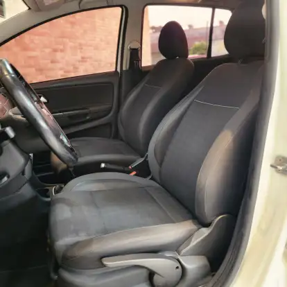 VOLKSWAGEN-FOX-2016
