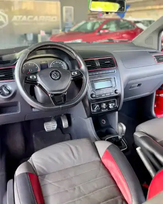 VOLKSWAGEN-FOX-2015