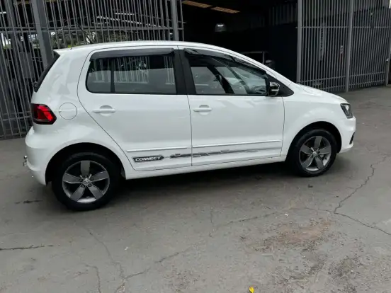 VOLKSWAGEN-FOX-2019