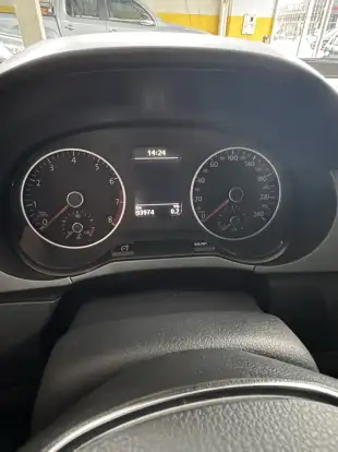 VOLKSWAGEN-FOX-2019