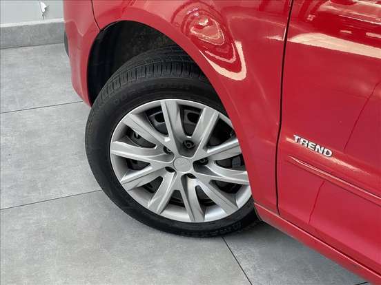 VOLKSWAGEN-FOX-2011
