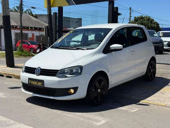 VOLKSWAGEN-FOX-2014
