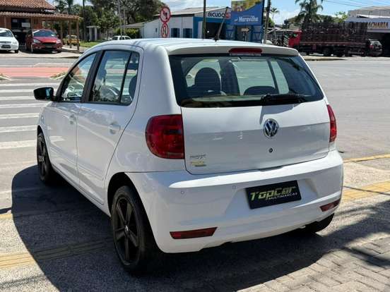 VOLKSWAGEN-FOX-2014