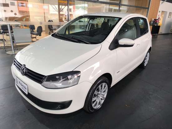 VOLKSWAGEN-FOX-2014