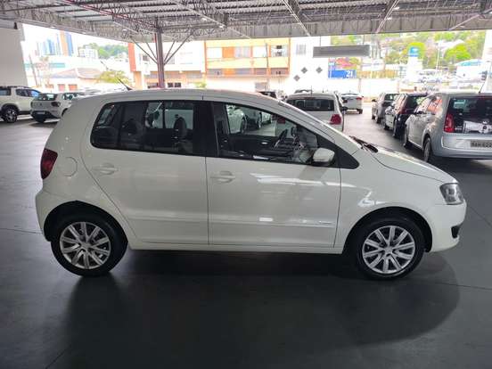 VOLKSWAGEN-FOX-1.0 MI 8V FLEX 4P MANUAL VOLKSWAGEN-FOX-2014