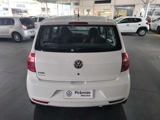 VOLKSWAGEN-FOX-2014