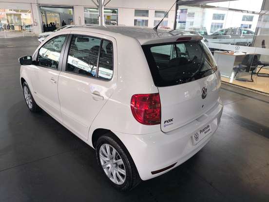 VOLKSWAGEN-FOX-1.0 MI 8V FLEX 4P MANUAL VOLKSWAGEN-FOX-2014