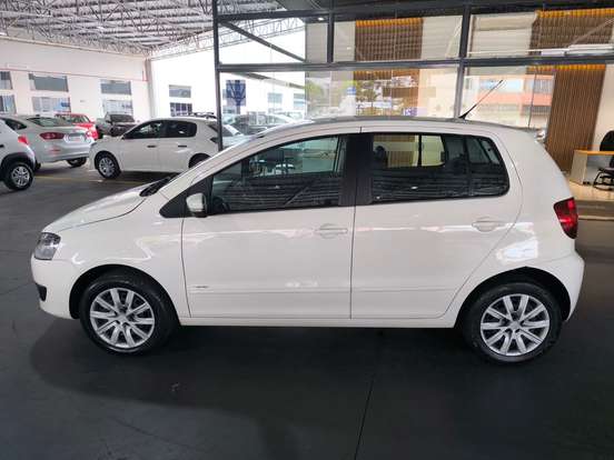 VOLKSWAGEN-FOX-1.0 MI 8V FLEX 4P MANUAL VOLKSWAGEN-FOX-2014