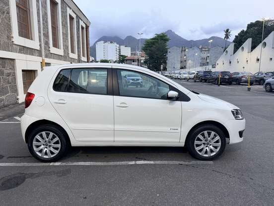 VOLKSWAGEN-FOX-1.0 MI 8V FLEX 4P MANUAL VOLKSWAGEN-FOX-2014