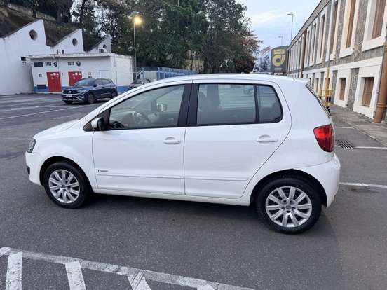 VOLKSWAGEN-FOX-1.0 MI 8V FLEX 4P MANUAL VOLKSWAGEN-FOX-2014