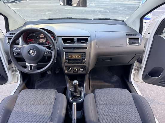 VOLKSWAGEN-FOX-1.0 MI 8V FLEX 4P MANUAL VOLKSWAGEN-FOX-2014