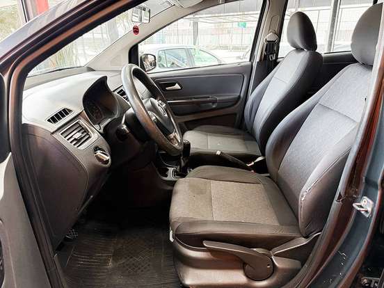 VOLKSWAGEN-FOX-2013