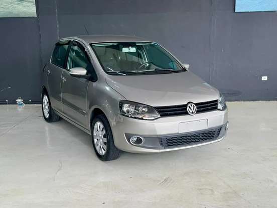 VOLKSWAGEN-FOX-2012