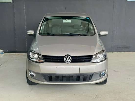 VOLKSWAGEN-FOX-2012