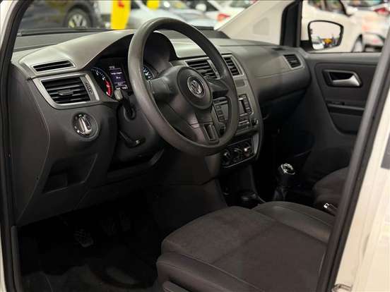 VOLKSWAGEN-FOX-1.0 MI COMFORTLINE 8V FLEX 4P MANUAL VOLKSWAGEN-FOX-2015